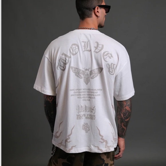 Wolves Never Back Down "Premium" Oversized Tee in Cream - Picture 4 of 6